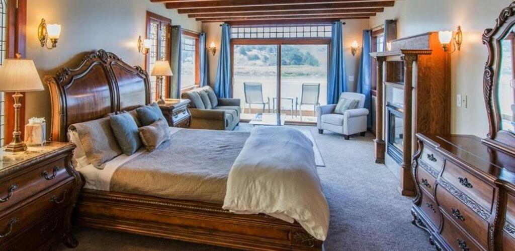 Jenner Inn 객실 사진